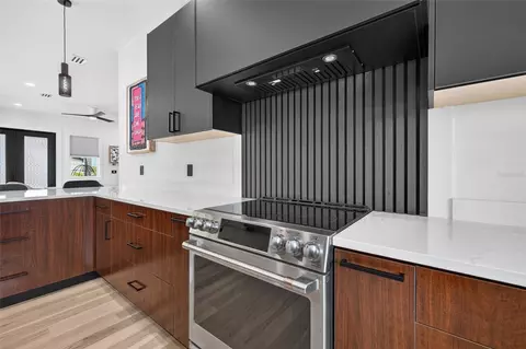Kitchen - 16210 3rd St E, Redington Beach, FL 33708 photo 9 of 10