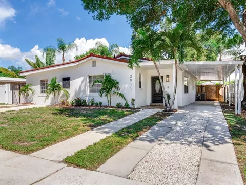 2911 W Winthrop Rd, Tampa, FL 33611