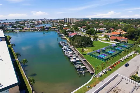 5935 30th Ave S #214, Gulfport, FL 33707