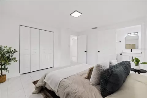 Bedroom - 110 Virginia Ave, Seffner, FL 33584 photo 4 of 6