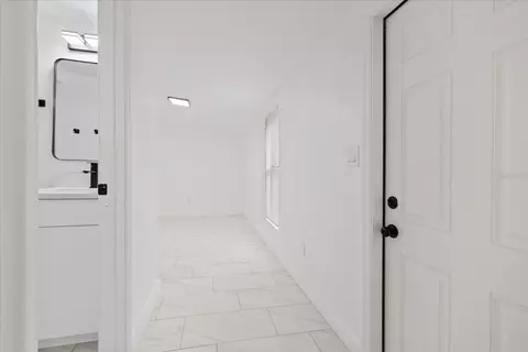 Entry Way - 110 Virginia Ave, Seffner, FL 33584 photo 1 of 2