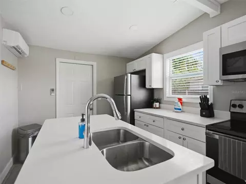 Kitchen - 6366 Talbot Cir, Spring Hill, FL 34606 photo 2 of 5