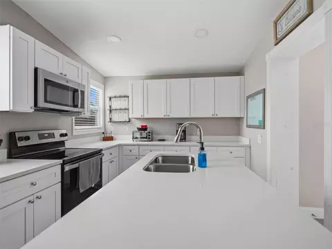 Kitchen - 6366 Talbot Cir, Spring Hill, FL 34606 photo 4 of 5