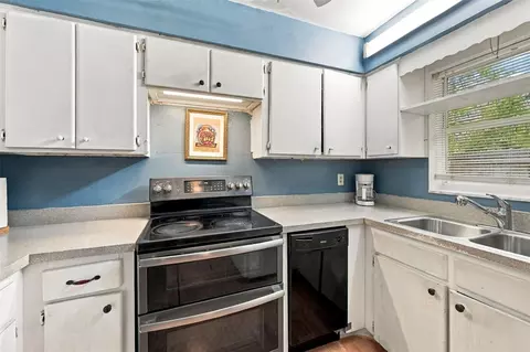 Kitchen - 1069 Stillwater Ave, Spring Hill, FL 34606 photo 2 of 5