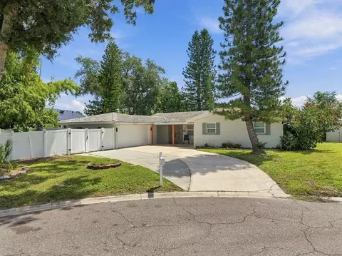 10744 Drummond Rd, Tampa, FL 33615