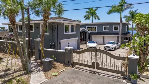 2785 Bayside Dr S, Saint Petersburg, FL 33705