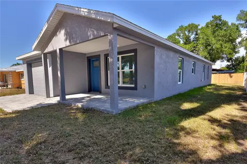 Exterior - 1013 13th St E, Bradenton, FL 34208 photo 4 of 8
