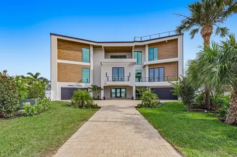 6503 Debbie Ln S, Saint Petersburg, FL 33707