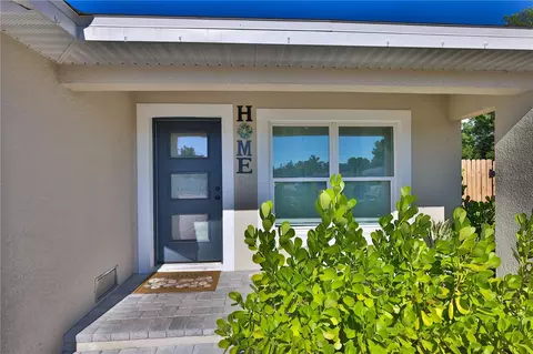 Exterior - 6007 12th St E, Bradenton, FL 34203 photo 3 of 5