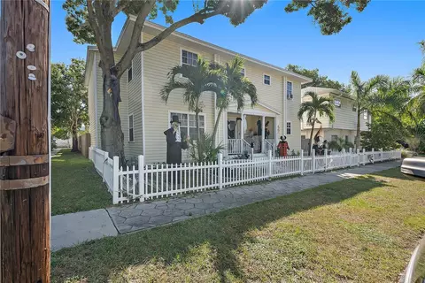 717 Dartmoor St N, Saint Petersburg, FL 33701