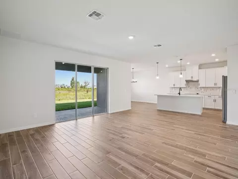 Living - 3305 Orchard Loop, Bartow, FL 33830 photo 2 of 3