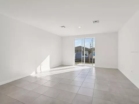 Living - 3910 Teak Ln, Bartow, FL 33830 photo 2 of 4