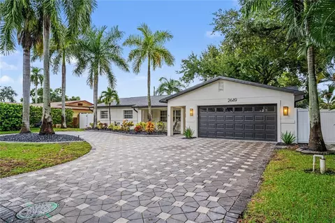 2649 64th Way N, Saint Petersburg, FL 33710