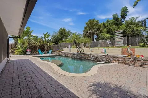 Exterior - 44 Brevard Dr, Winter Haven, FL 33884 photo 4 of 6