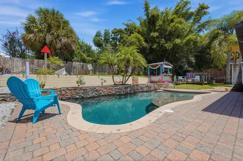 Exterior - 44 Brevard Dr, Winter Haven, FL 33884 photo 2 of 6
