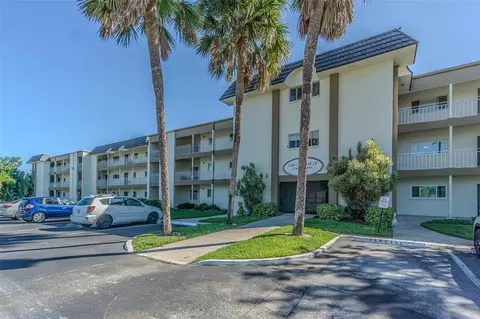 4595 Chancellor St NE #109, Saint Petersburg, FL 33703