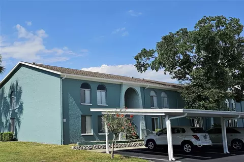 395 114th Ave N #4, Saint Petersburg, FL 33716