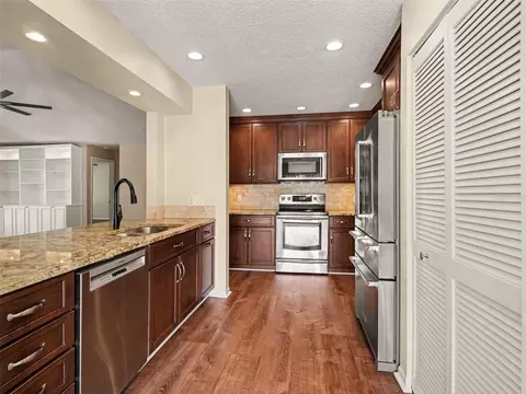 Kitchen - 3432 Brookridge Ln, Parrish, FL 34219 photo 3 of 3