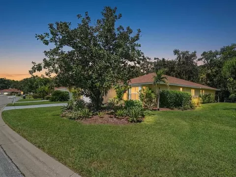 Exterior - 3432 Brookridge Ln, Parrish, FL 34219 photo 2 of 12