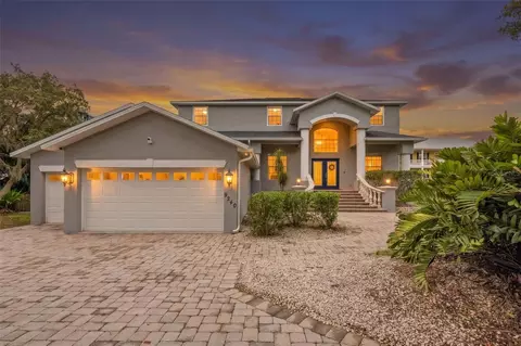 9240 San Martin Blvd NE, Saint Petersburg, FL 33702