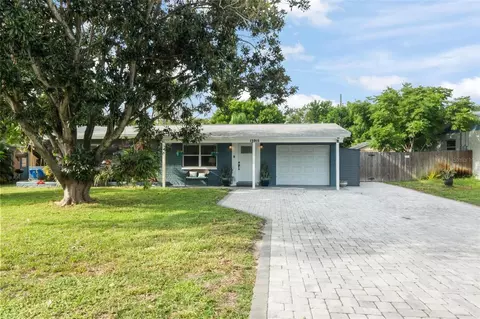 13915 94th Ave, Seminole, FL 33776