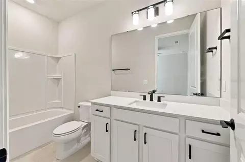 Bath - 12919 Willow Grove Dr, Riverview, FL 33579 photo 7 of 12