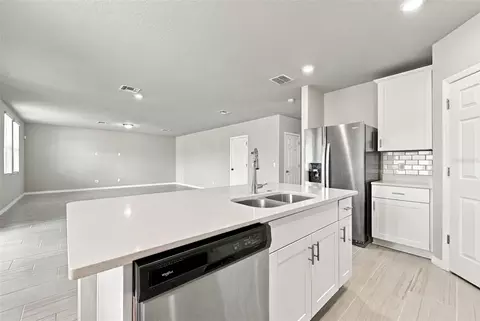 Kitchen - 5291 Meredrew Ln, Saint Cloud, FL 34771 photo 5 of 5