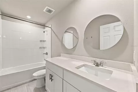 Bath - 5291 Meredrew Ln, Saint Cloud, FL 34771 photo 4 of 4