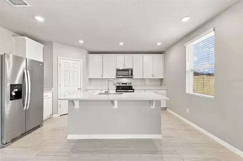 Kitchen - 5291 Meredrew Ln, Saint Cloud, FL 34771 photo 3 of 5