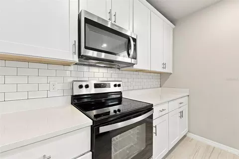 Kitchen - 5291 Meredrew Ln, Saint Cloud, FL 34771 photo 4 of 5
