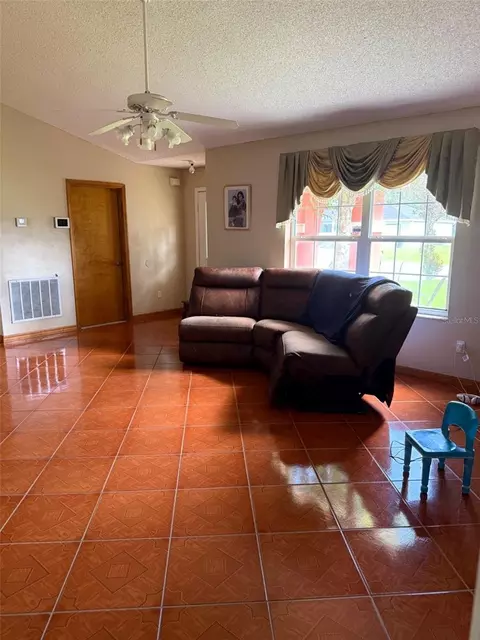 Living - 16804 SW 39th Cir, Ocala, FL 34473 photo 1 of 1
