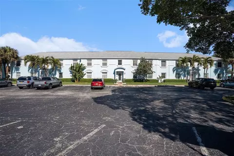 5176 Salmon Dr SE #D, Saint Petersburg, FL 33705