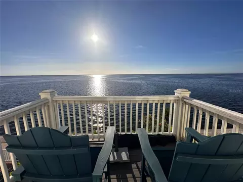 5050 Coquina Key Dr SE, Saint Petersburg, FL 33705