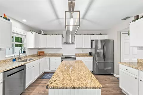 Kitchen - 12954 Tribute Dr, Riverview, FL 33578 photo 3 of 4