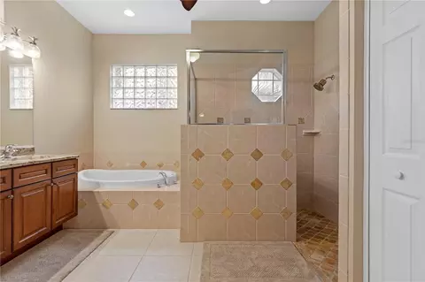 Bath - 8914 30th St E, Parrish, FL 34219 photo 3 of 8
