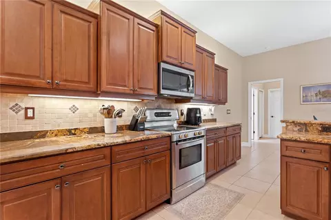 Kitchen - 8914 30th St E, Parrish, FL 34219 photo 3 of 6