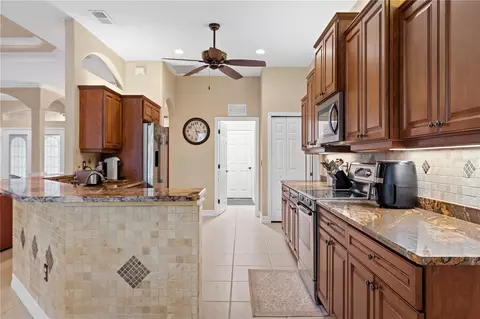 Kitchen - 8914 30th St E, Parrish, FL 34219 photo 6 of 6