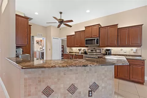 Kitchen - 8914 30th St E, Parrish, FL 34219 photo 5 of 6