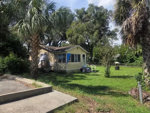 10507 Main St, Thonotosassa, FL 33592