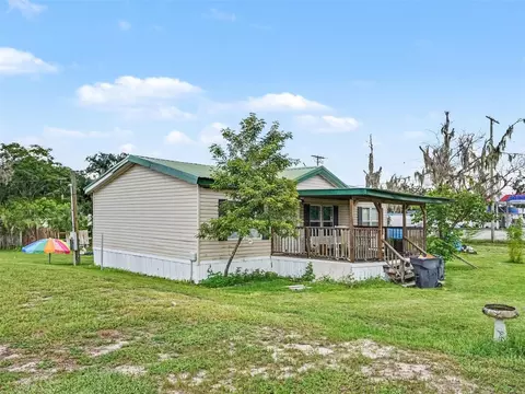 Exterior - 11121 Lithia Pinecrest Rd, Lithia, FL 33547 photo 4 of 8