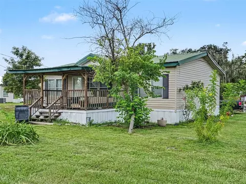 Exterior - 11121 Lithia Pinecrest Rd, Lithia, FL 33547 photo 5 of 8