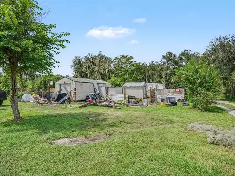 Exterior - 11121 Lithia Pinecrest Rd, Lithia, FL 33547 photo 6 of 8
