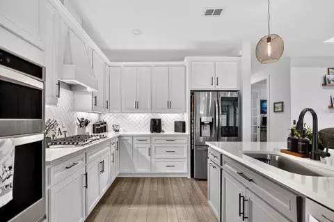 Kitchen - 14114 Samoa Hill Ct, Riverview, FL 33569 photo 2 of 3