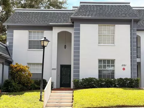 1225 N Mcmullen Booth Rd, Clearwater, FL 33759