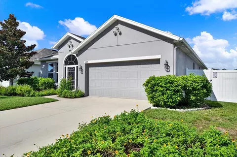 Exterior - 1109 Old Windsor Way, Spring Hill, FL 34609 photo 7 of 11