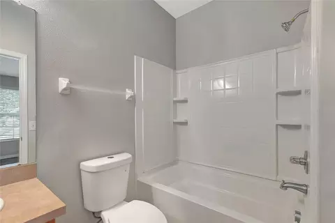 Bath - 12316 Healey Summit Ln, Riverview, FL 33579 photo 5 of 5
