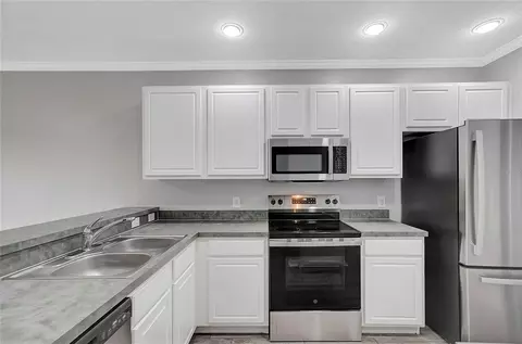 Kitchen - 12316 Healey Summit Ln, Riverview, FL 33579 photo 6 of 6