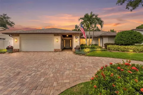 531 Walker Rd, Safety Harbor, FL 34695