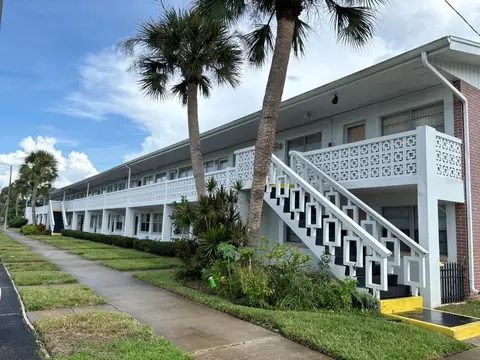 1000 79th Ave N #102, Saint Petersburg, FL 33702