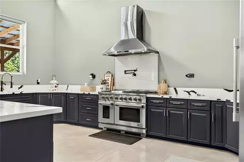 Kitchen - 10225 Judy Rd, Dover, FL 33527 photo 3 of 3